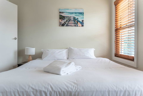 2 Bed House + Loft In Pyrmont - Mackay Tourism 13