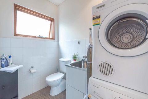 2 Bed House + Loft In Pyrmont - Mackay Tourism 20