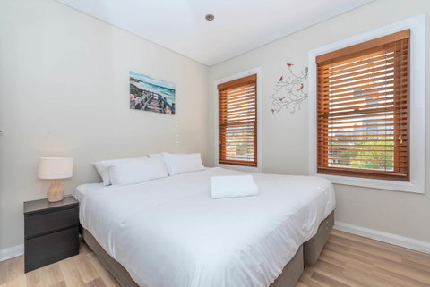 2 Bed House + Loft In Pyrmont - Mackay Tourism 11