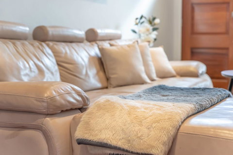 2 Bed House + Loft In Pyrmont - Mackay Tourism 9
