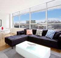 Gadigal Groove - Modern and Bright 3BR Executive Apartment in Zetland with Views - Mackay Tourism