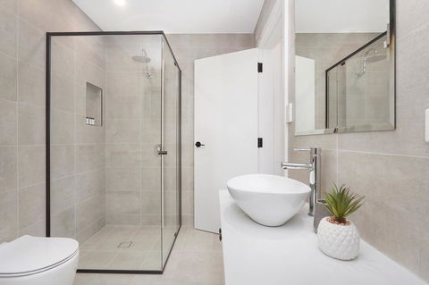 Modern Guest House - Mackay Tourism 8