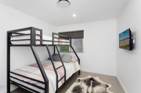 Modern Guest House - Mackay Tourism 0