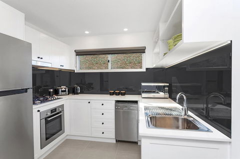 Modern Guest House - Mackay Tourism 10