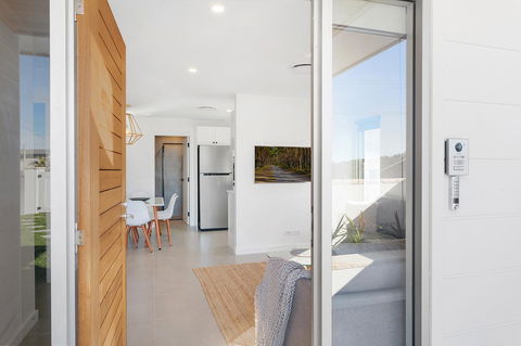 Modern Guest House - Mackay Tourism 6