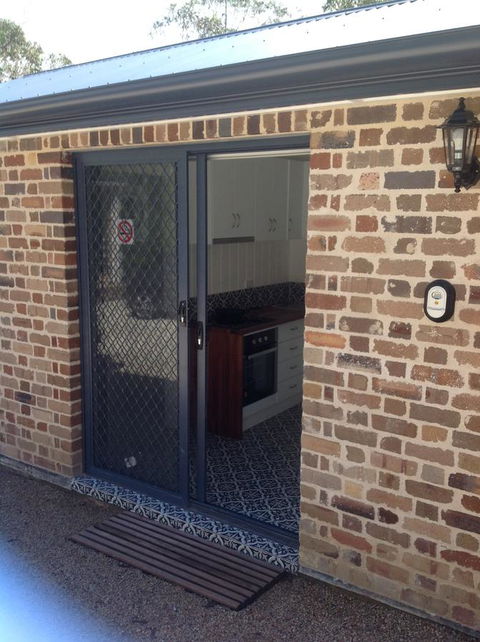 Hideaway Holiday Apartments - Mackay Tourism 3