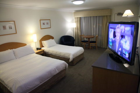 Carlyle Suites & Apartments - Mackay Tourism 20