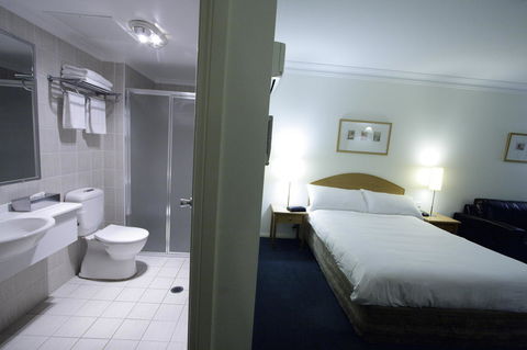Carlyle Suites & Apartments - Mackay Tourism 9