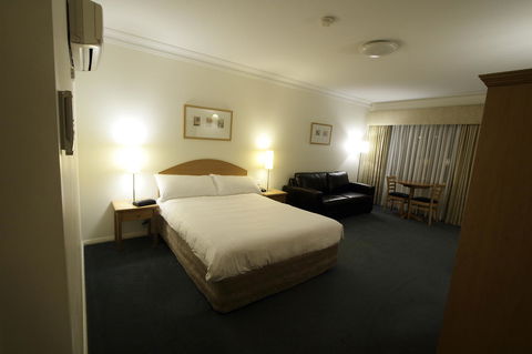 Carlyle Suites & Apartments - Mackay Tourism 5