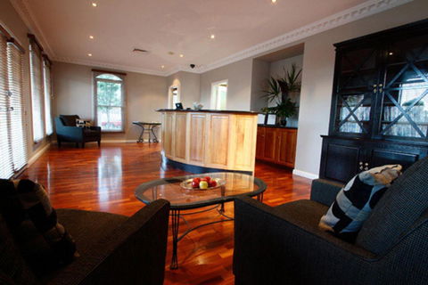 Carlyle Suites & Apartments - Mackay Tourism 1