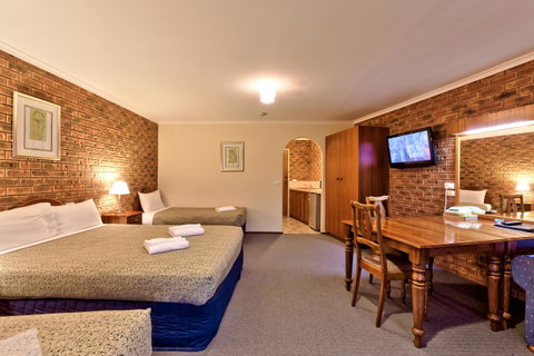 Hume Country Motor Inn - Mackay Tourism 40