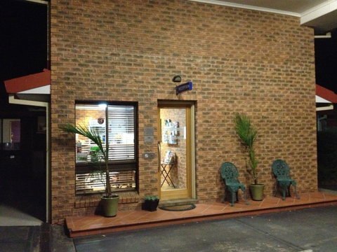 Hume Country Motor Inn - Mackay Tourism 21