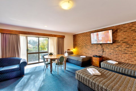 Hume Country Motor Inn - Mackay Tourism 16