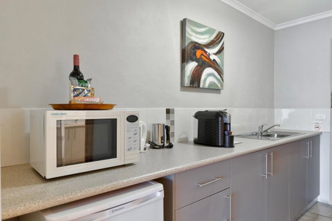 Hume Country Motor Inn - Mackay Tourism 36