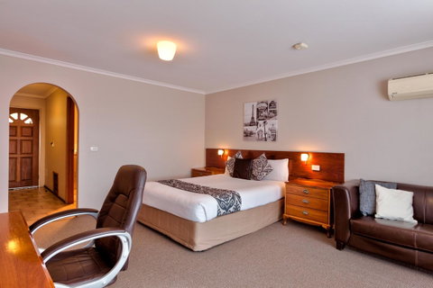 Hume Country Motor Inn - Mackay Tourism 38