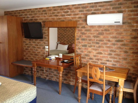 Hume Country Motor Inn - Mackay Tourism 19
