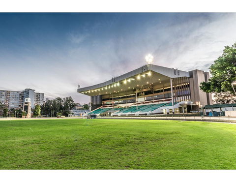 Walk To The Convention Centre, Casino, City - Mackay Tourism 21