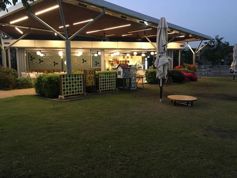 Nightcliff Foreshore Getaway - McKay Gardens - Mackay Tourism 23