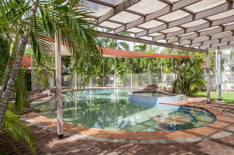Nightcliff Foreshore Getaway - McKay Gardens - Mackay Tourism 1