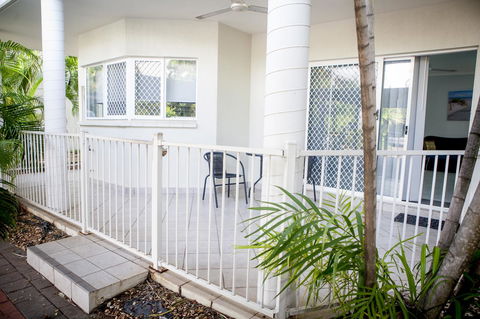 Nightcliff Foreshore Getaway - McKay Gardens - Mackay Tourism 4