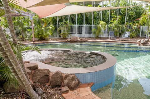 Nightcliff Foreshore Getaway - McKay Gardens - Mackay Tourism 0