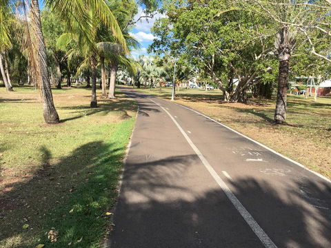 Nightcliff Foreshore Getaway - McKay Gardens - Mackay Tourism 37
