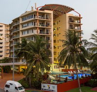 Cullen Bay Resorts - Mackay Tourism