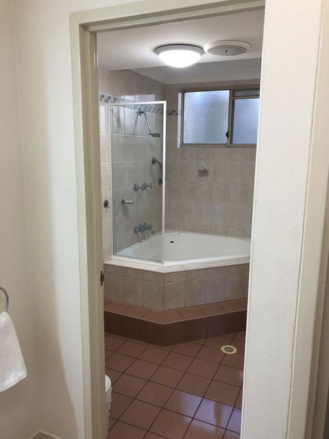 Beaches Serviced Apartments - Mackay Tourism 9