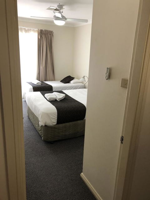 Beaches Serviced Apartments - Mackay Tourism 4