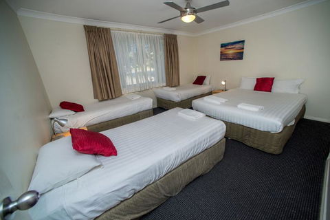 Beaches Serviced Apartments - Mackay Tourism 0