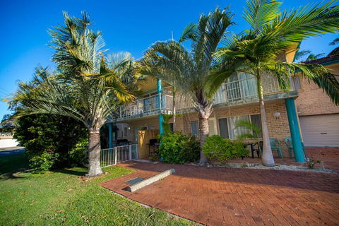 Beaches Serviced Apartments - Mackay Tourism 1