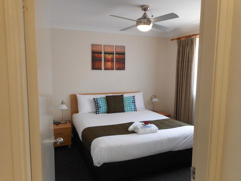Beaches Serviced Apartments - Mackay Tourism 28