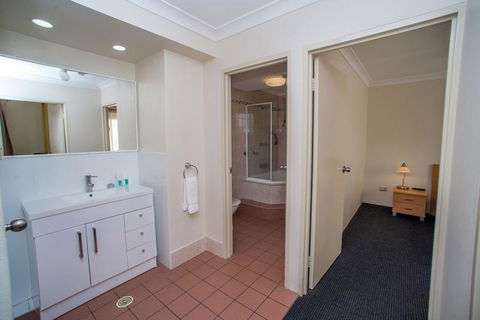 Beaches Serviced Apartments - Mackay Tourism 18