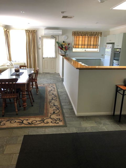 Beaches Serviced Apartments - Mackay Tourism 5