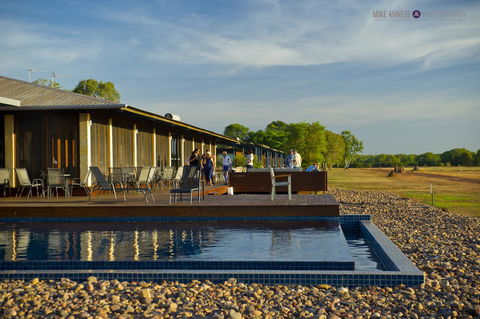 Wildman Wilderness Lodge - Mackay Tourism 2