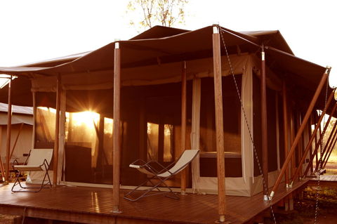 Wildman Wilderness Lodge - Mackay Tourism 6