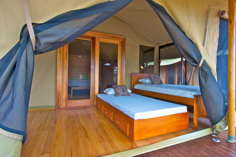 Wildman Wilderness Lodge - Mackay Tourism 8