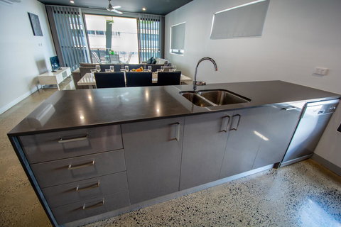 Magnum Serviced Apartments - Mackay Tourism 6