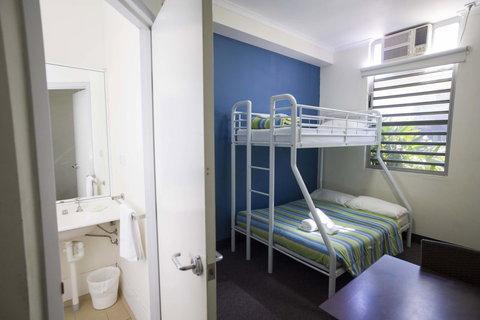 Melaleuca On Mitchell - Darwin YHA - Mackay Tourism 9