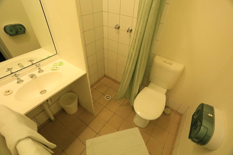 Melaleuca On Mitchell - Darwin YHA - Mackay Tourism 10