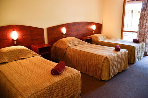 Erldunda Desert Oaks Resort - Mackay Tourism 23
