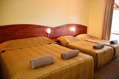 Erldunda Desert Oaks Resort - Mackay Tourism 38
