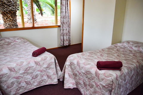 Erldunda Desert Oaks Resort - Mackay Tourism 43
