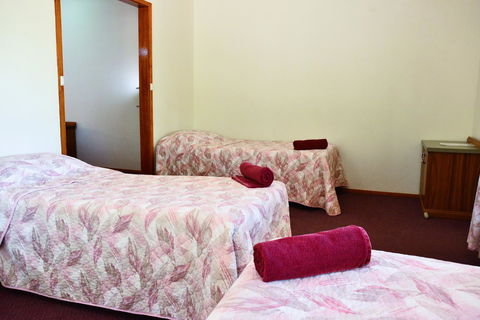 Erldunda Desert Oaks Resort - Mackay Tourism 31