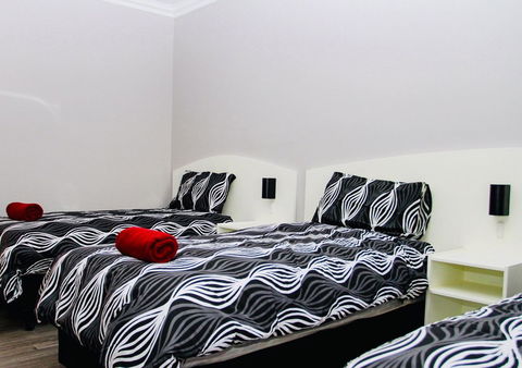Erldunda Desert Oaks Resort - Mackay Tourism 1