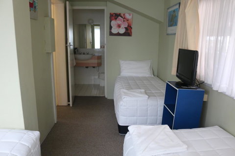 Golden Sands Motor Inn - Mackay Tourism 22