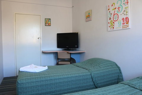 Golden Sands Motor Inn - Mackay Tourism 19