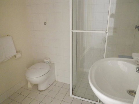 Golden Sands Motor Inn - Mackay Tourism 29
