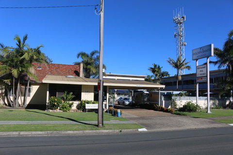Golden Sands Motor Inn - Mackay Tourism 18