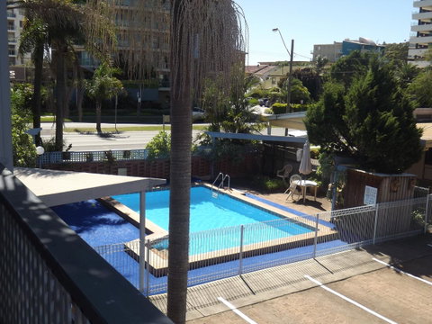 Golden Sands Motor Inn - Mackay Tourism 9